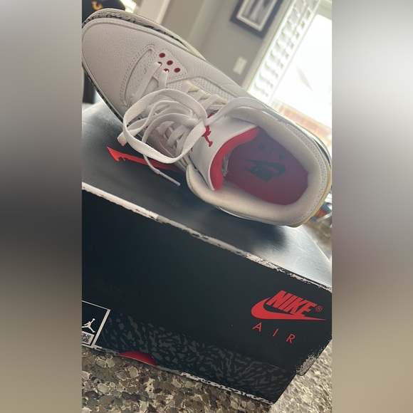 Jordan 3 White cement Reimagined - Picture 5 of 5